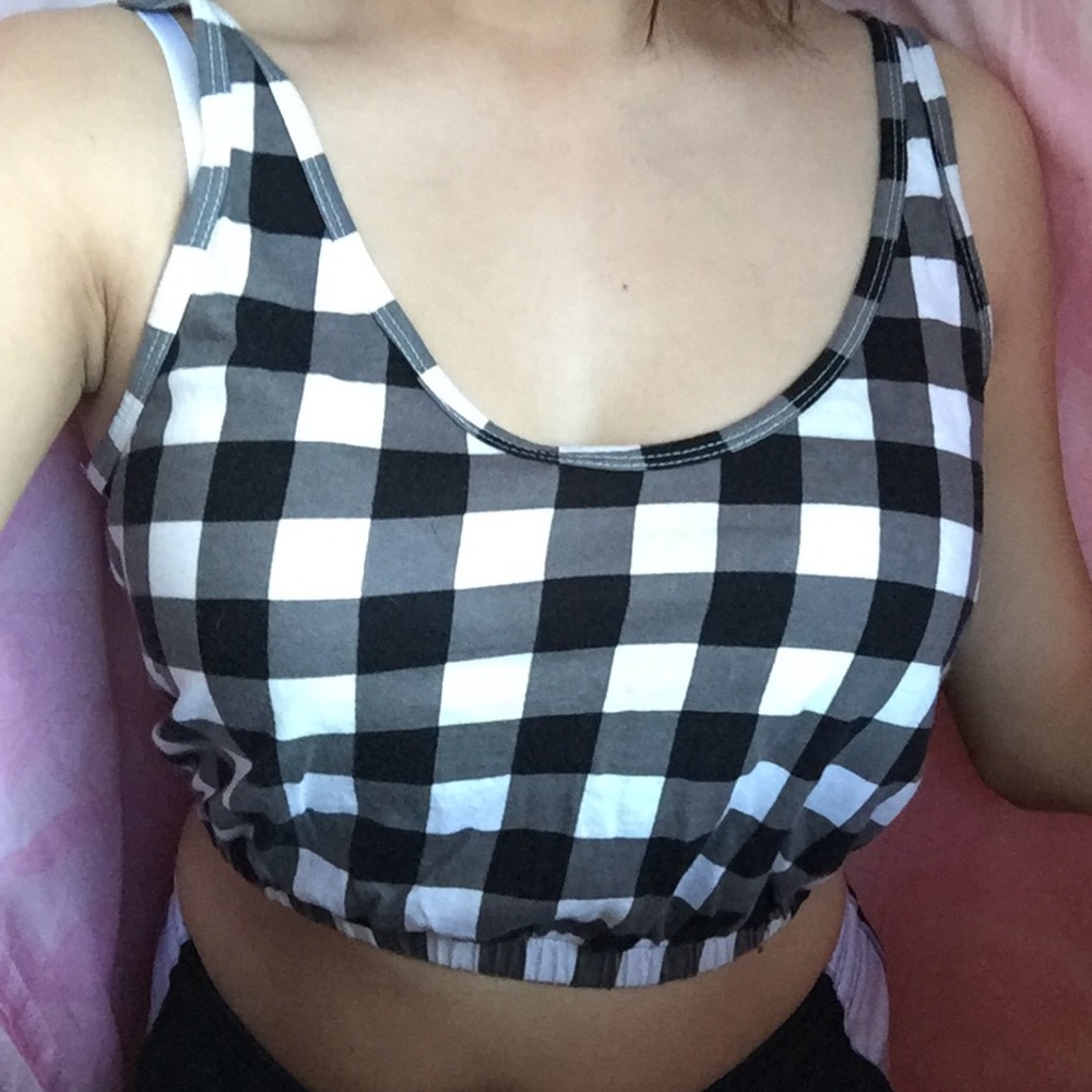 Black and white crop top